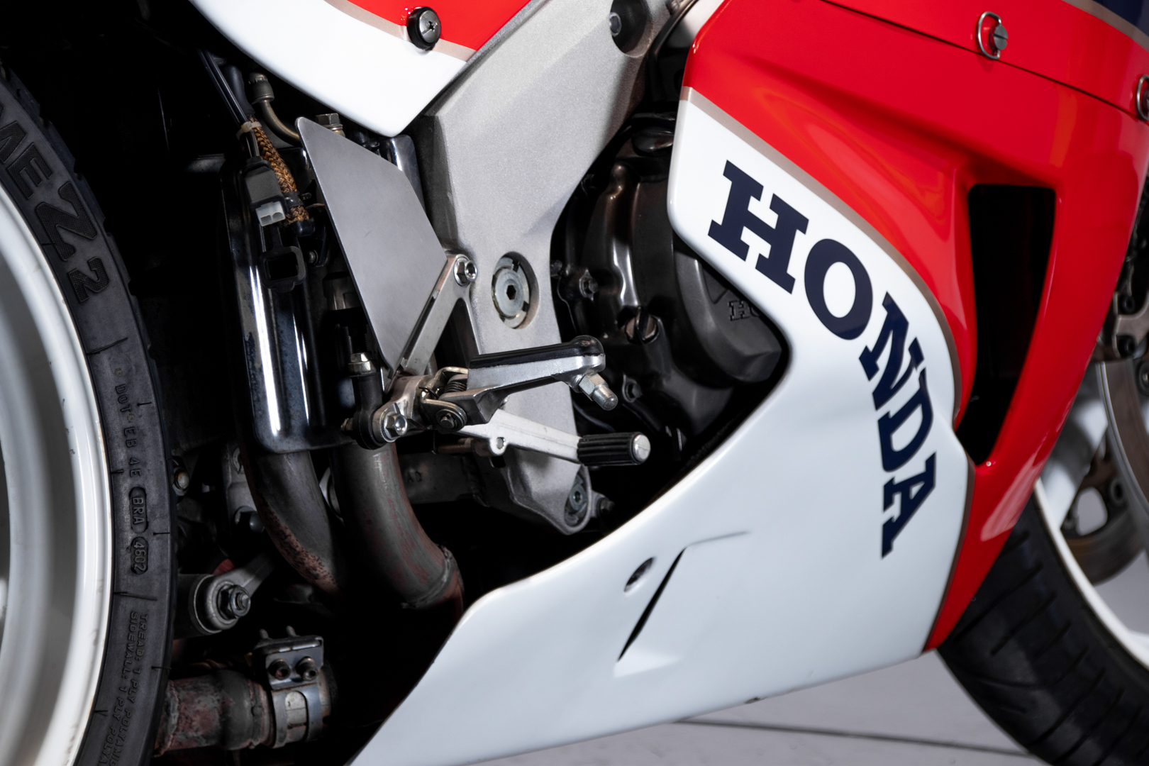 Honda VFR750- “RC 30” 