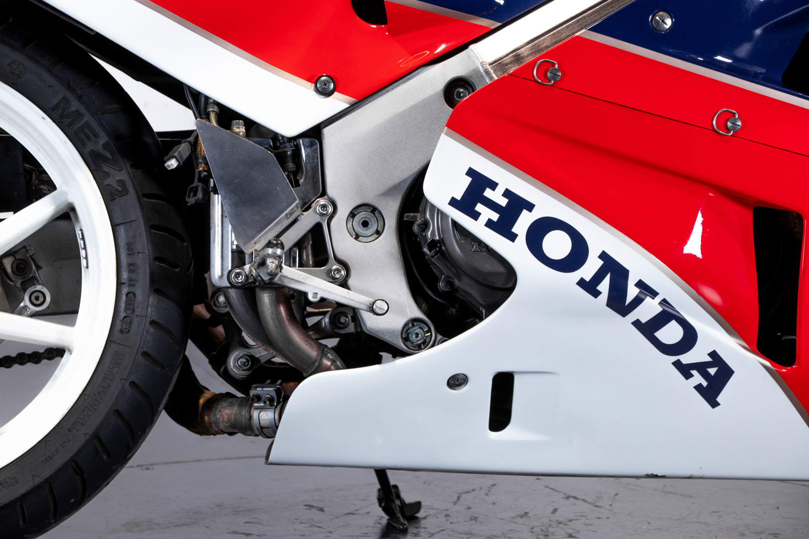 Honda VFR750- “RC 30” 