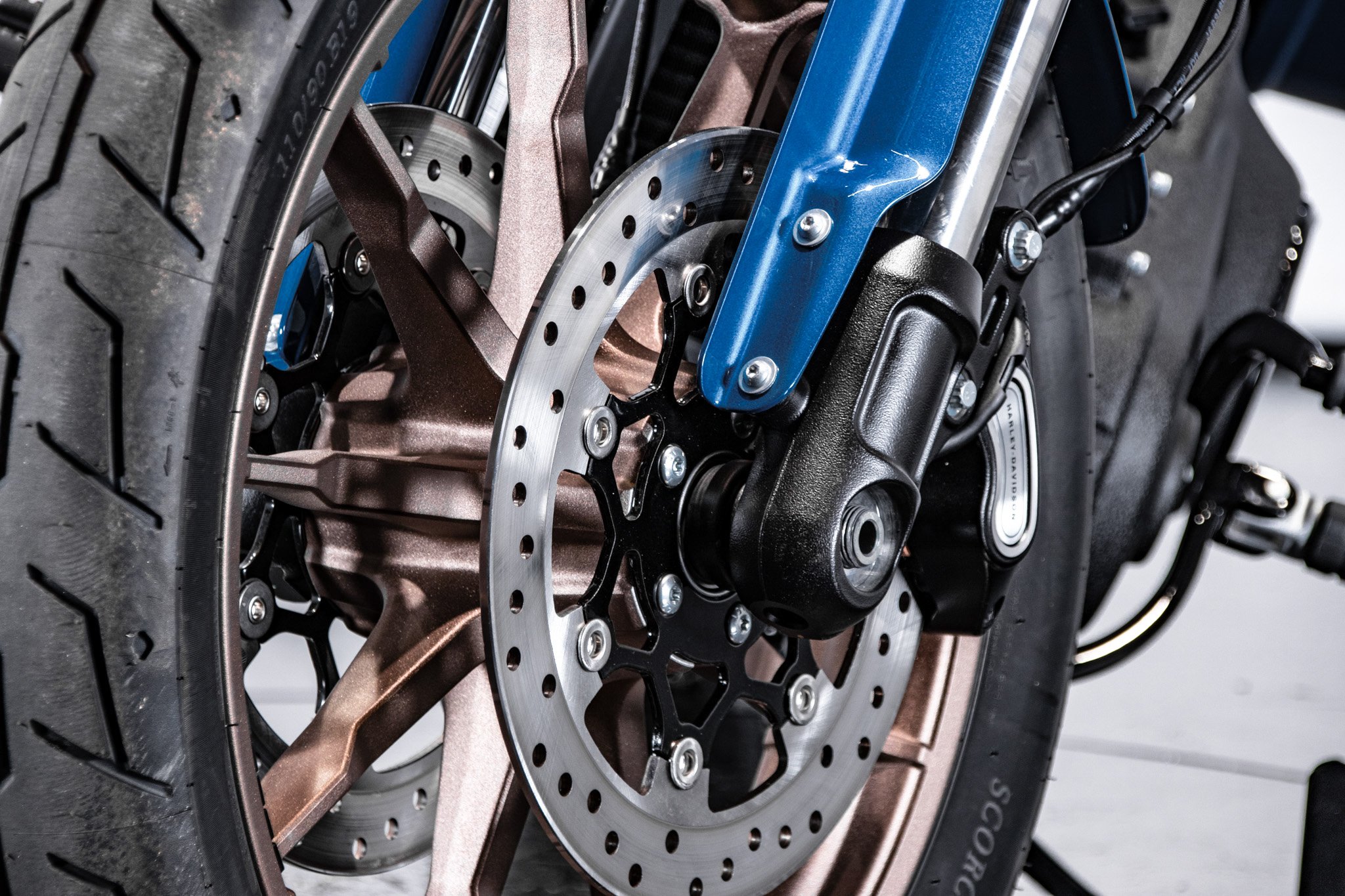 Harley Davidson Low Rider ST - Fast Johnnie 
