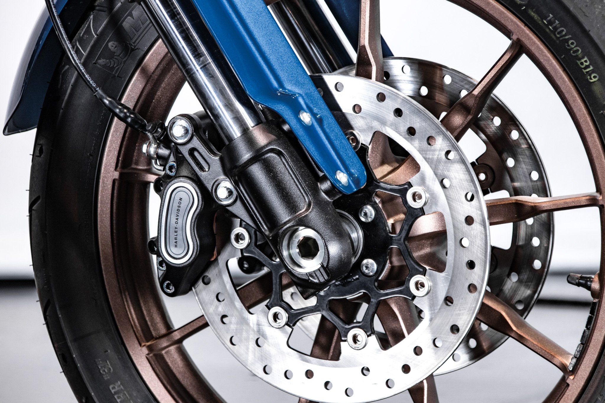 Harley Davidson Low Rider ST - Fast Johnnie 