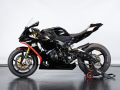 Yamaha R1 
