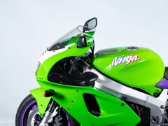 Kawasaki ZX-7RR 