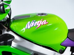 Kawasaki ZX-7RR 