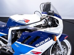 Suzuki GSXR 750                