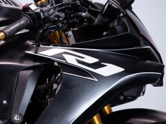 Yamaha R1 